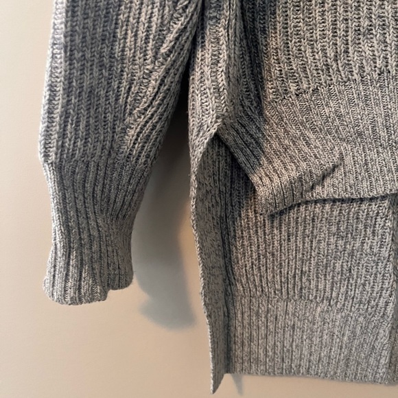 Italian Wool Aritzia Wilfred Turtleneck - Picture 3 of 7